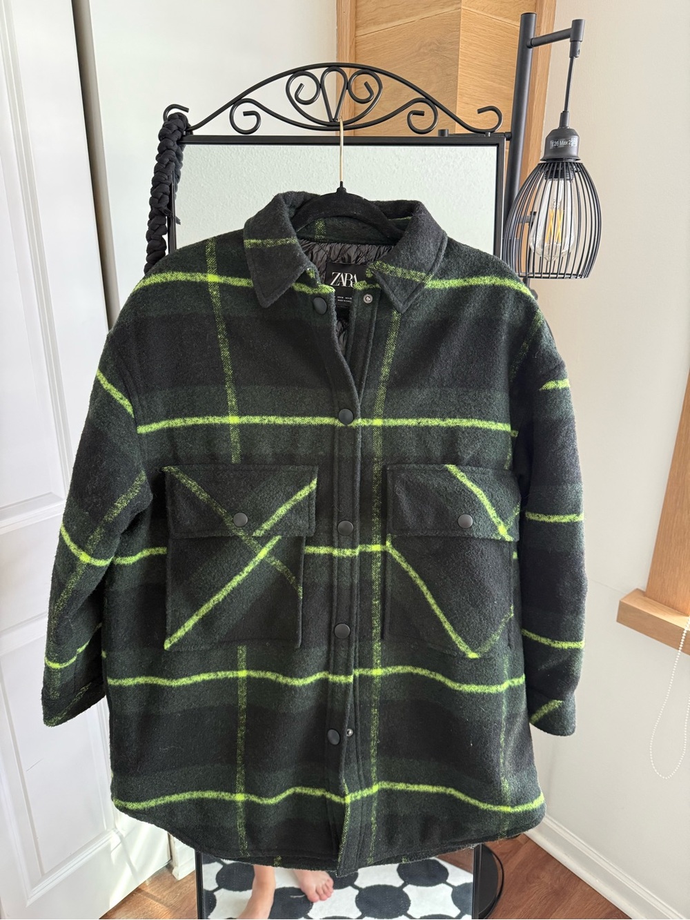 Zara plaid padded oversized shacked in black/dark charcoal with bright ,Size S-M